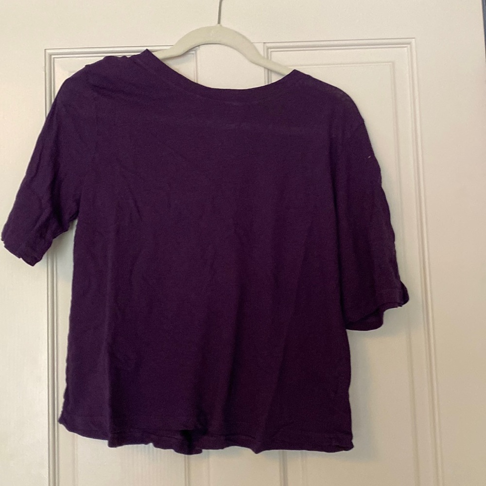NWT-Niyama sol t-shirt in plum